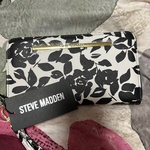 Steve Madden wallet